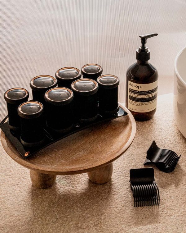 Tool_in_Situ_Hot_Rollers_Lifestyle-1.jpg VOLUMIZING HOT ROLLERS LUXE SET